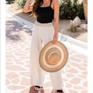 Style me… women medium wide leg pants